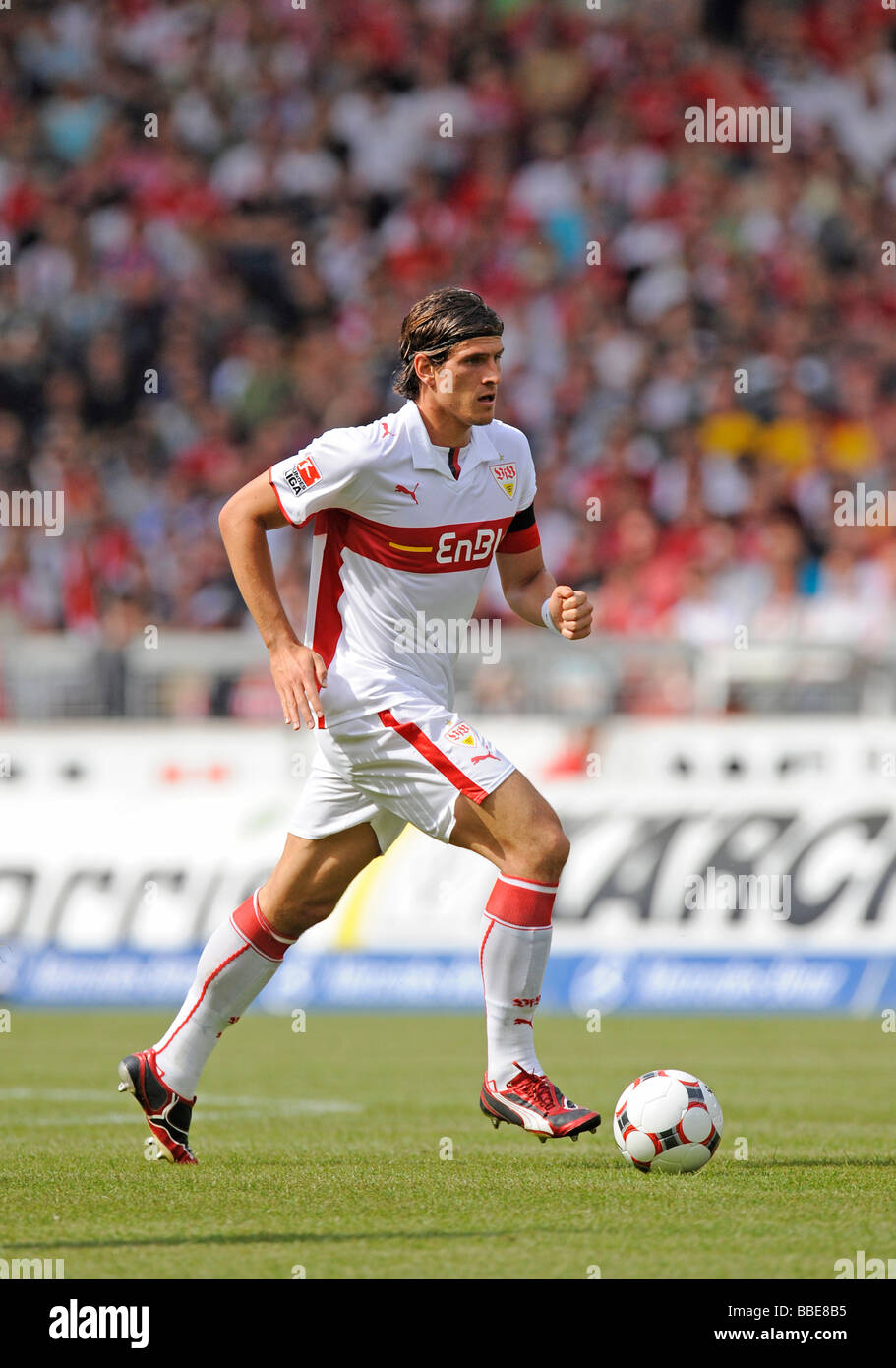 Vfb Stuttgart Players Mario Gomez Fotos Und Bildmaterial In Hoher 