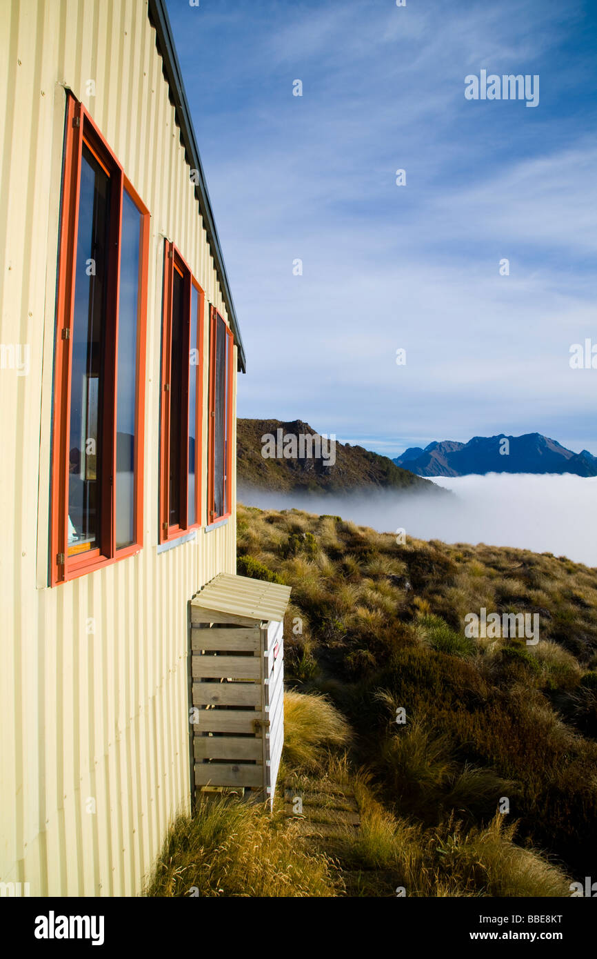 Neuseeland Southland Fiordland Nationalpark Luxmore Hütte 1 085 m oder 3 560 ft auf Mt Luxmore dienen dem Kepler Great Walk Stockfoto