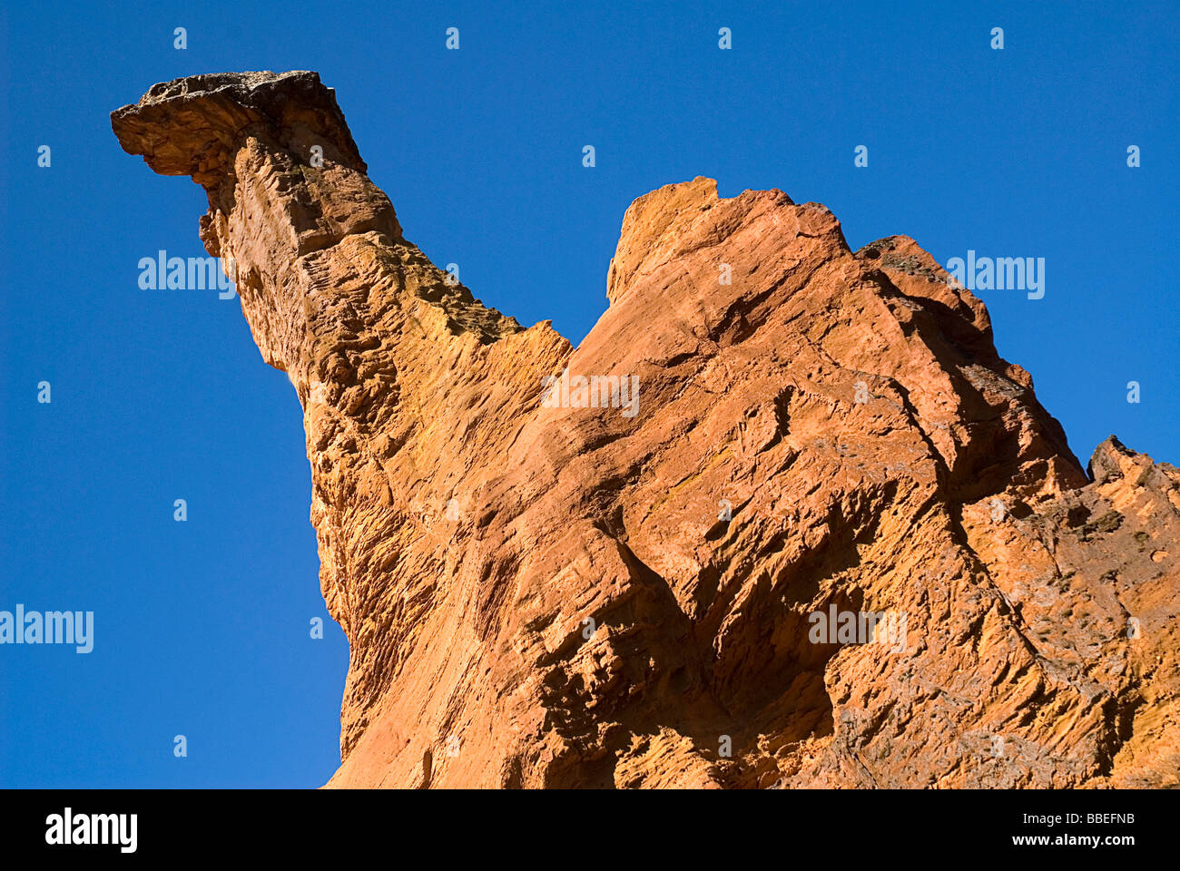 Frankreich, Provence-Alpes-Cote d ' Azur, Vaucluse, Colorado Provencal, Ocker-Trail, angeschnittene Ärmel Kamin de Gebühr oder Fee Schornstein. Stockfoto