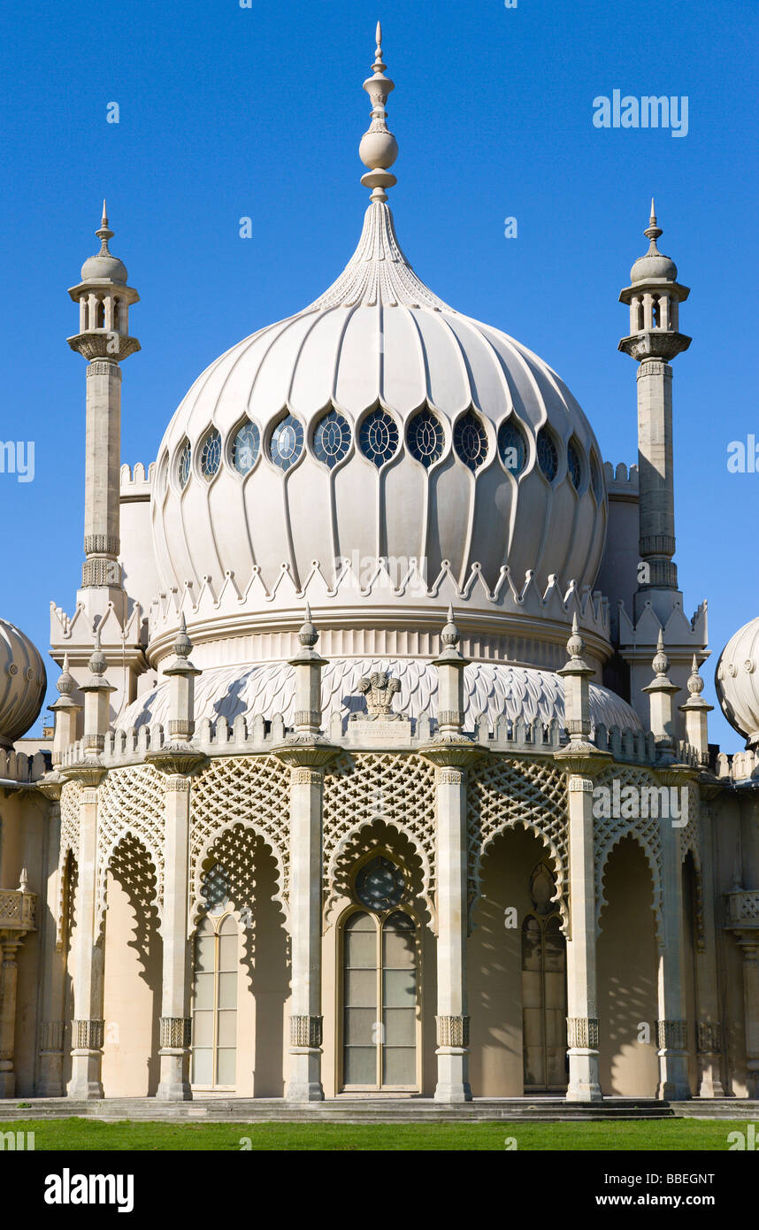 ENGLAND East Sussex Brighton Zwiebel geformte Kuppel des 19. Jahrhunderts Royal Pavillon im Indo-Barbaren-Stil von John Nash entworfen Stockfoto
