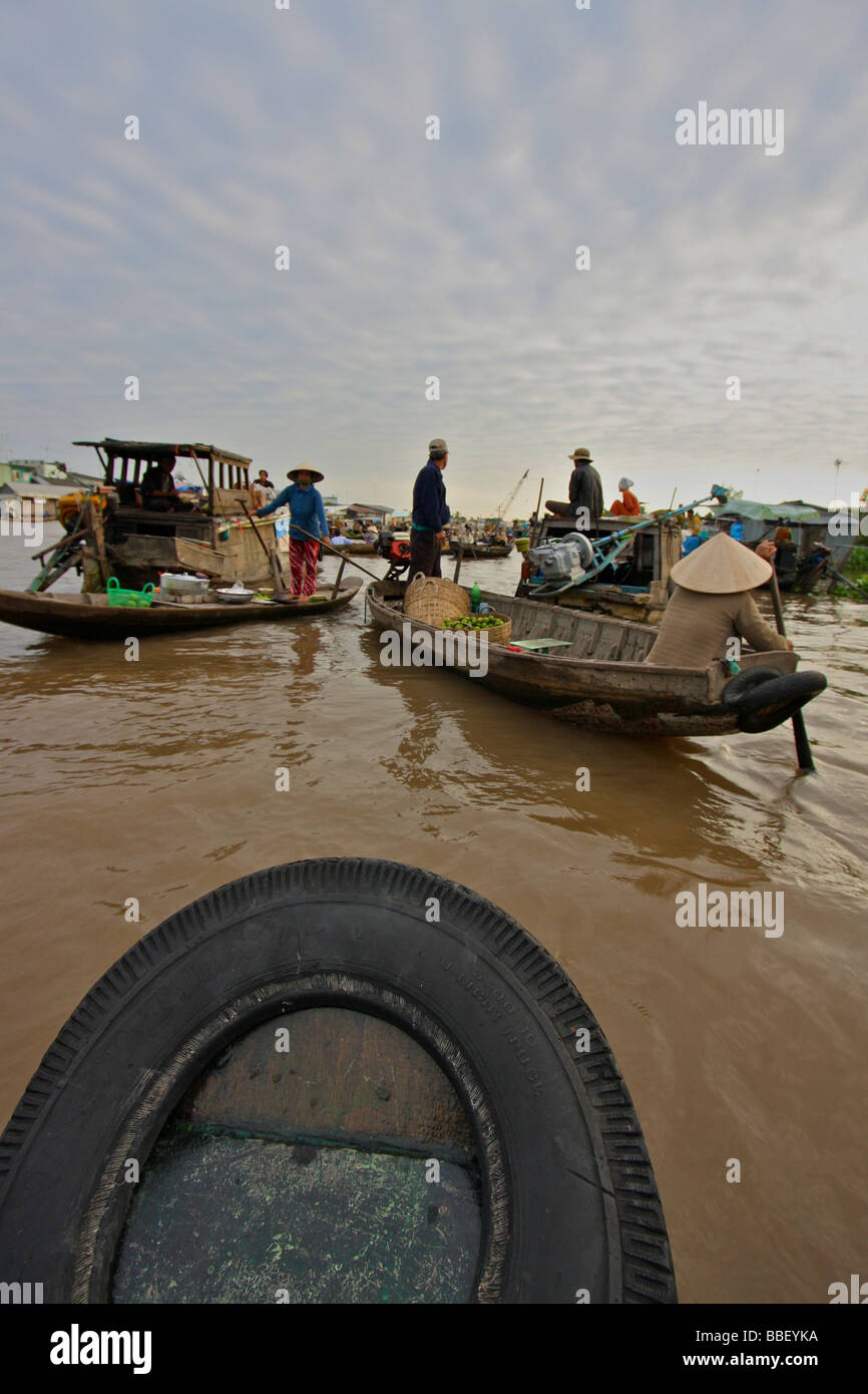 Navigation in den Phong Dien schwimmenden Markt Stockfoto