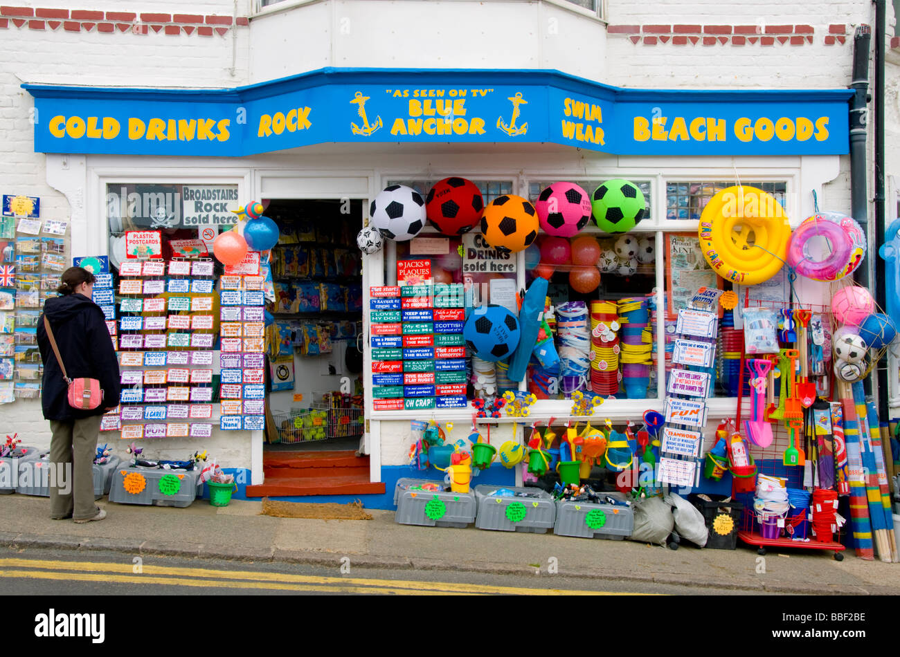 Broadstairs, Kent, England, UK. Blauer Anker-Souvenir-shop Stockfoto