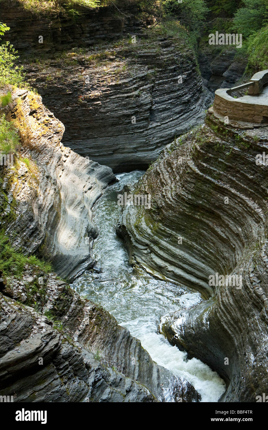 Die Schlucht im New York State Park in Watkins Glen. Wandern in der Schlucht mit 19 atemberaubende Wasserfälle. Stockfoto