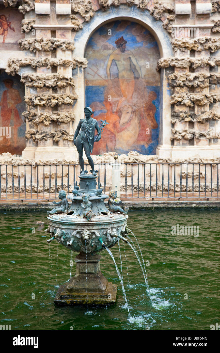 Garten der Pool der Mercury Alcazar von Sevilla Spanien Stockfoto