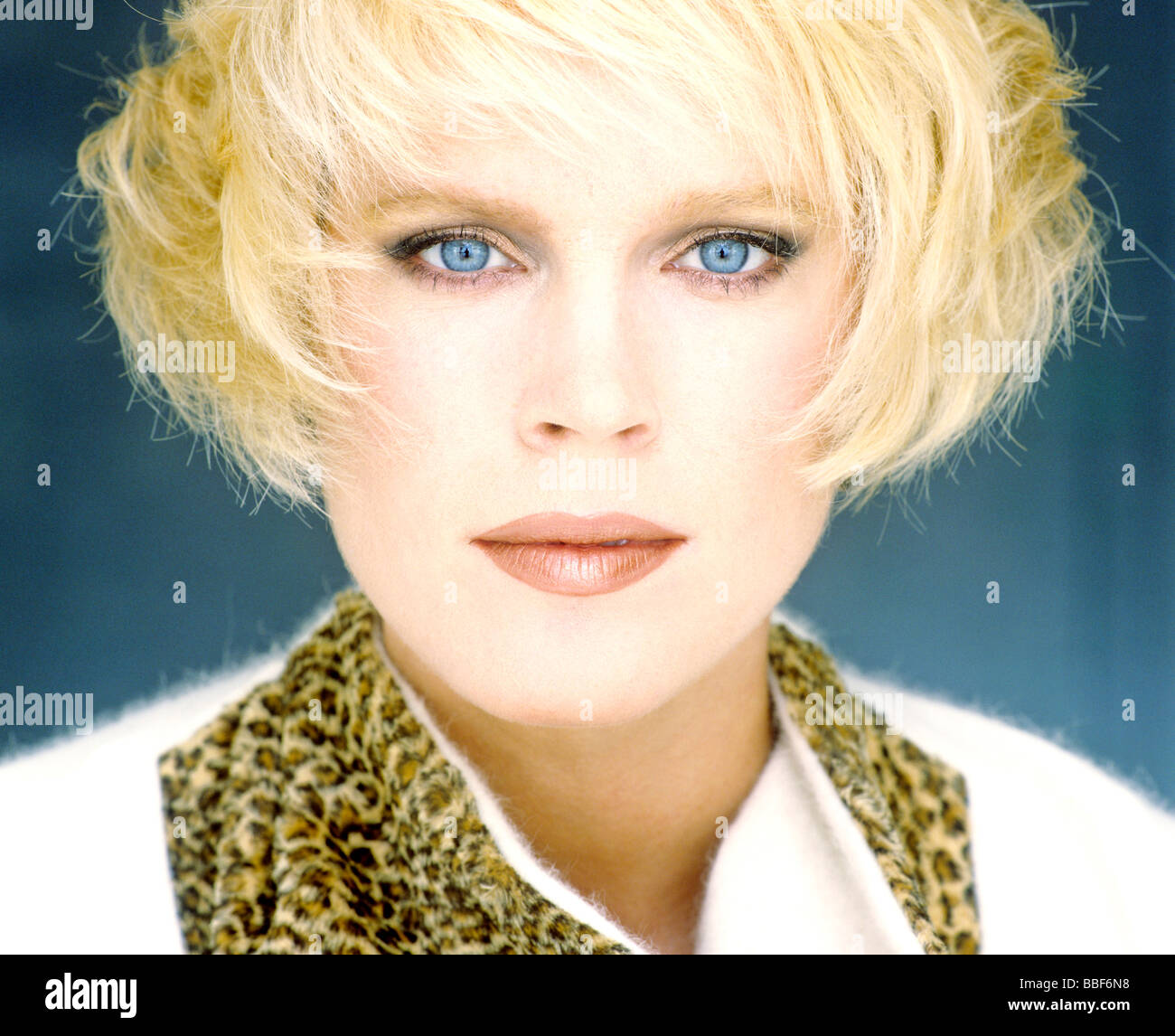 Blondie Haare Stockfotos Und Bilder Kaufen Alamy