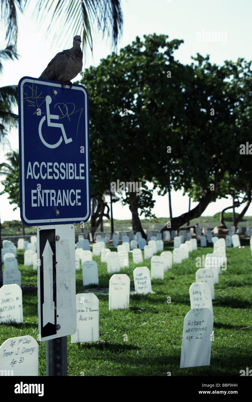 Symbolische Irakkrieg Friedhof entlang dem Ocean Drive in South Beach, Miami, FL, USA Stockfoto