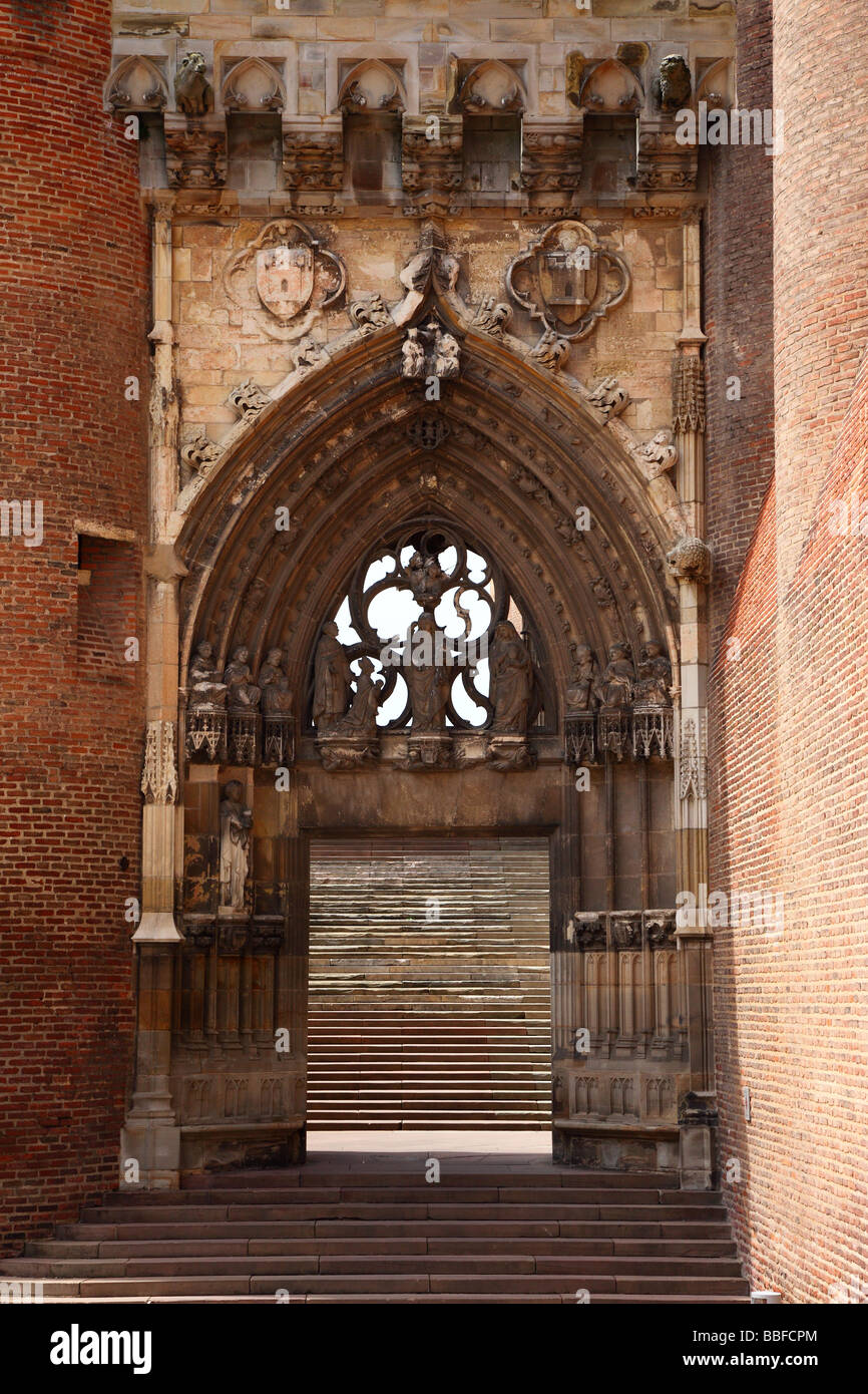 Seiteneingang gotische Kathedrale von St. Cecile Albi Tarn Languedoc-Roussillon Frankreich Stockfoto