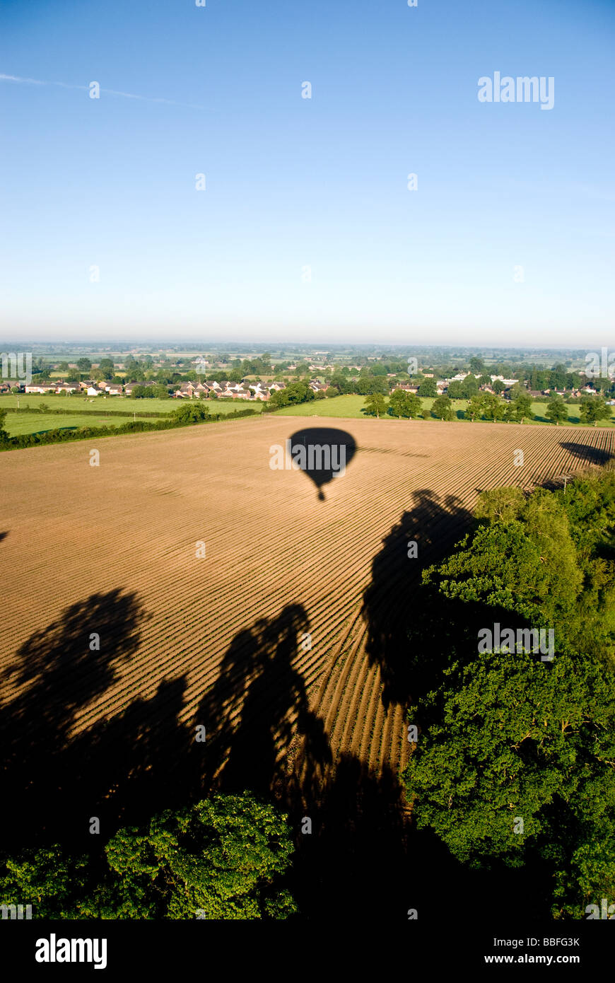 Entnommen aus einem Heißluftballon überfliegen Cheshire UK Stockfoto