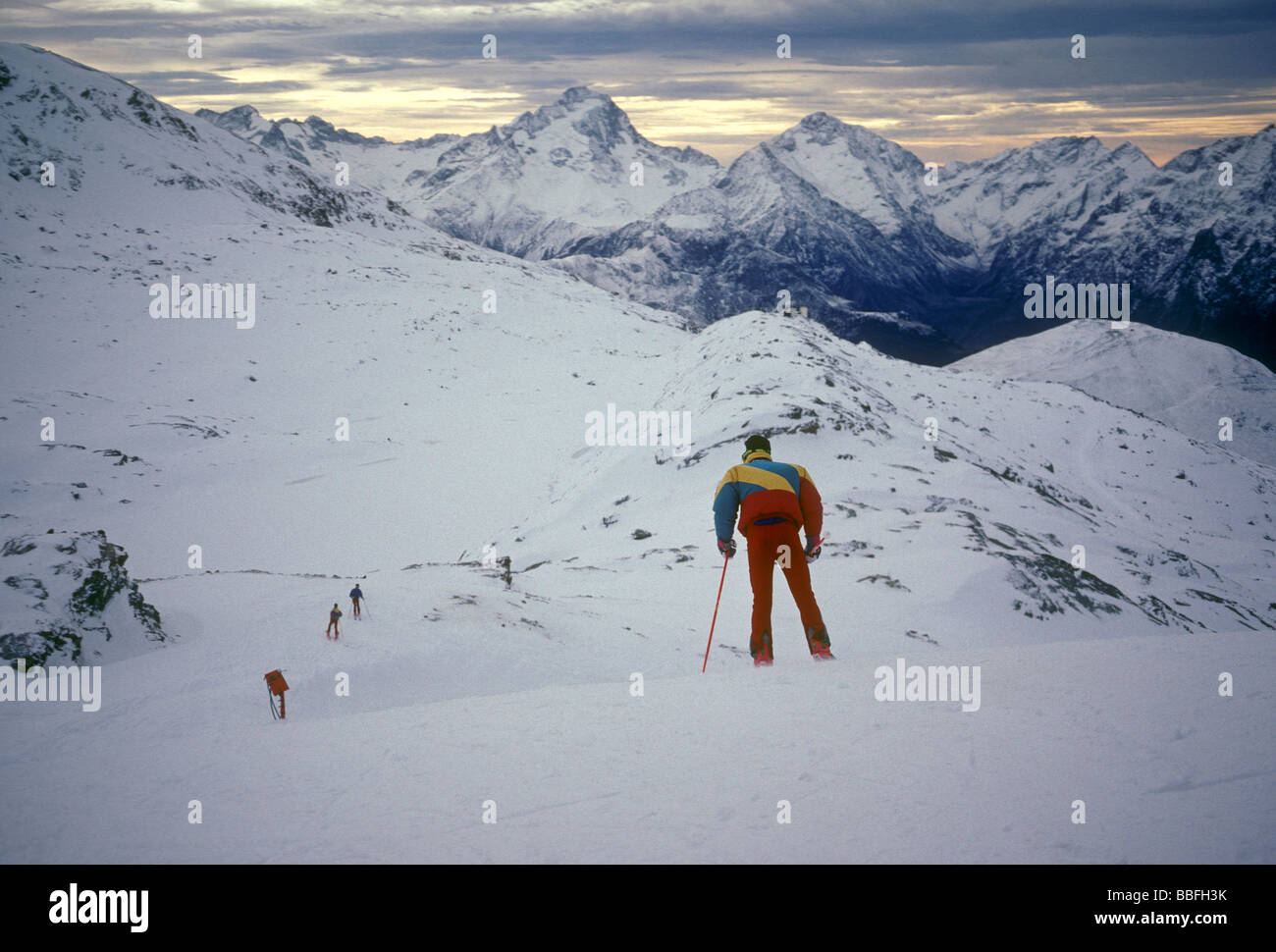 Menschen, Skifahrer, Skifahren, Skifahren, Skigebiet, Sarenne Gletscher, Le Massif des Grandes Rousses, Französische Alpen, Alpe d'Huez, Rhône-Alpes, Frankreich Stockfoto