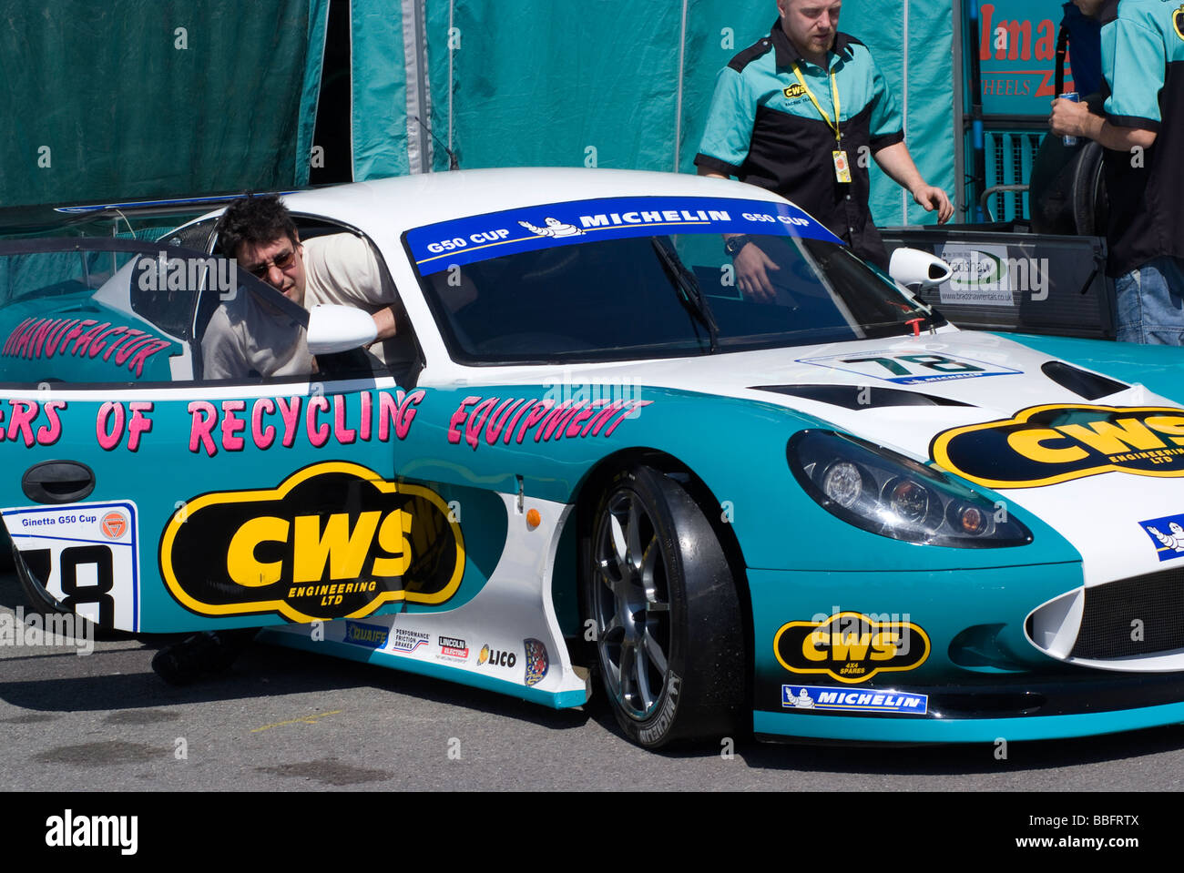 Ginetta G50 Rennwagen im Fahrerlager am Oulton Park Motor Racing Circuit Cheshire England Stockfoto