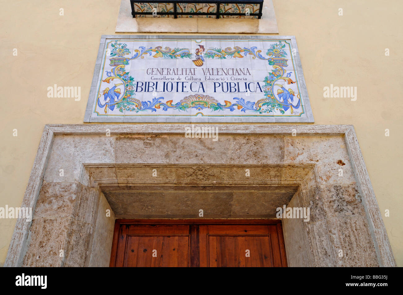 Spanische Fliesen, Azulejos, Zeichen, Eingang, Biblioteca Publica, öffentliche Bibliothek, Valencia, Spanien, Europa Stockfoto