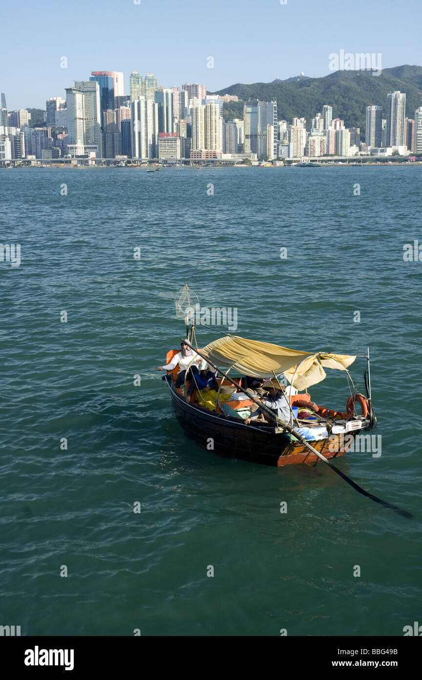 Hong Kong Island von Kowloon betrachtet Stockfoto