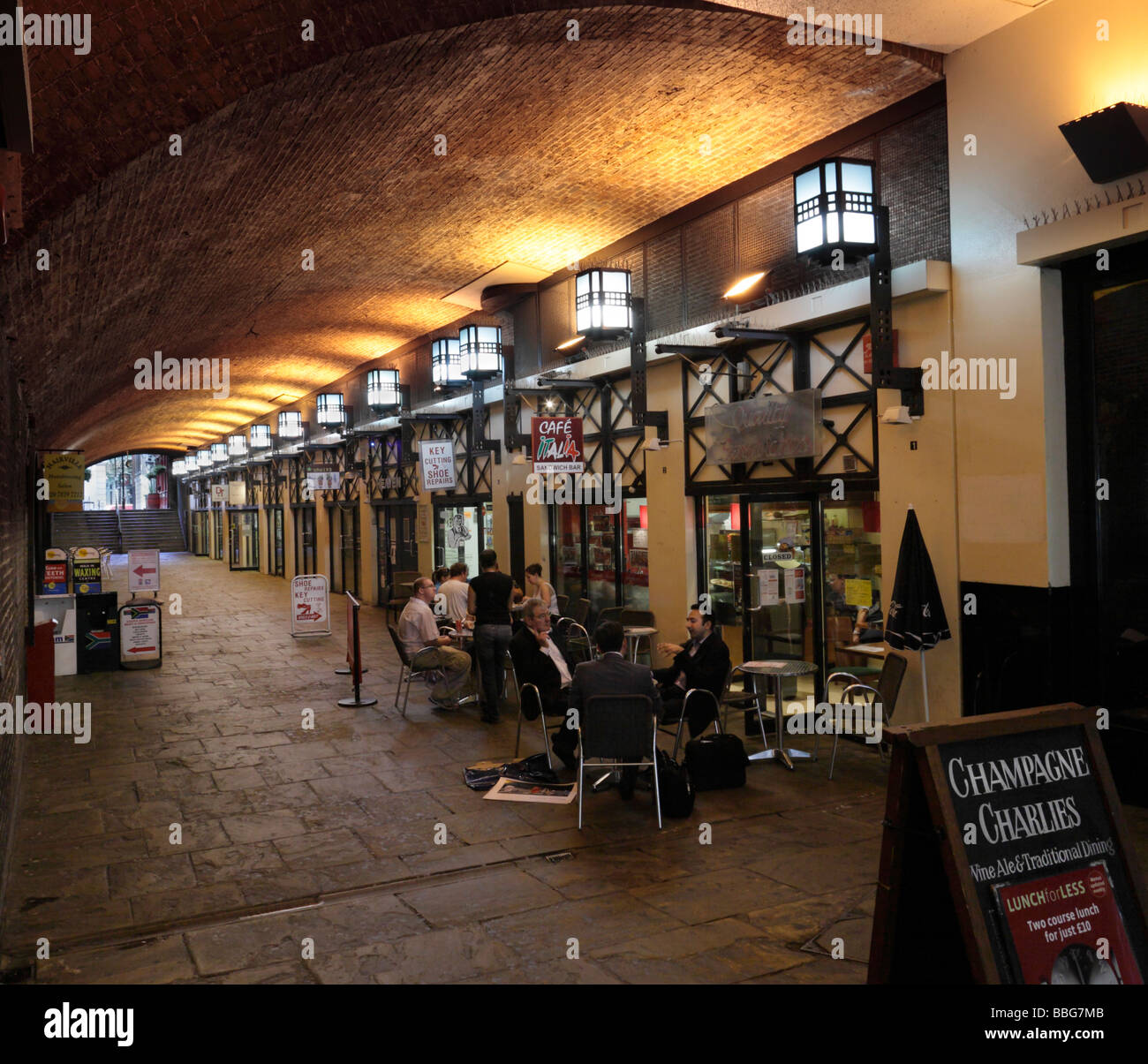 Die Bögen Villiers Street London England UK Stockfoto