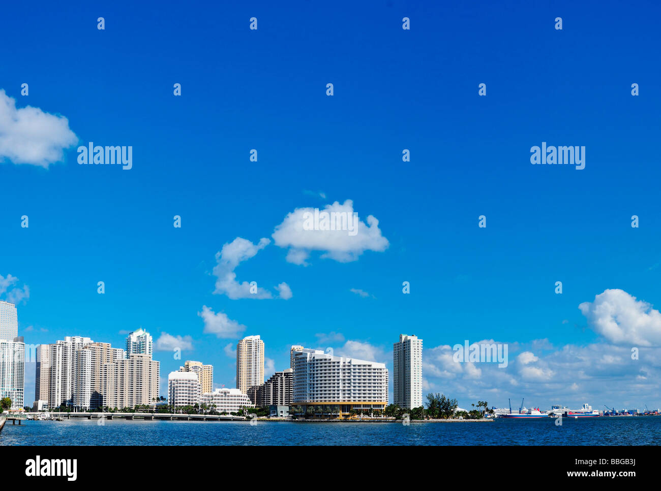 Skyline-Blick von der Südspitze der Insel Brickell in Miami, Florida, USA Stockfoto