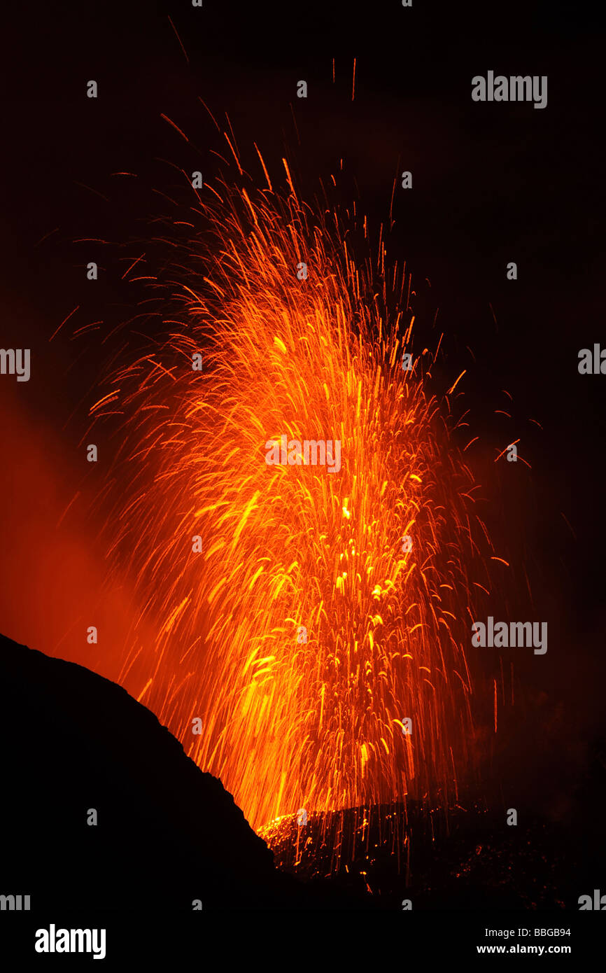 Ausbruch des Vulkans Stromboli, Italien, Stromboli, Liparic Inseln Stockfoto