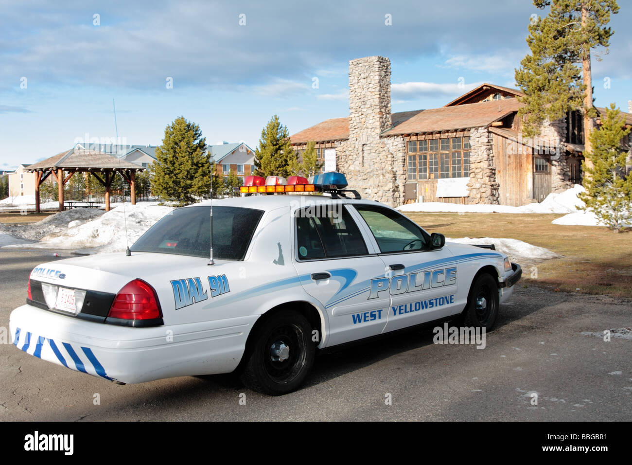 Polizeiauto geparkt vor West Yellowstone Polizeistation in Montana USA Stockfoto