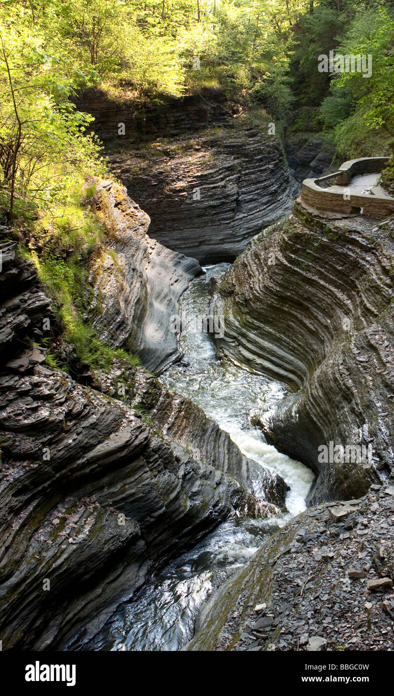 Die Schlucht im New York State Park in Watkins Glen. Wandern in der Schlucht mit 19 atemberaubende Wasserfälle. Stockfoto