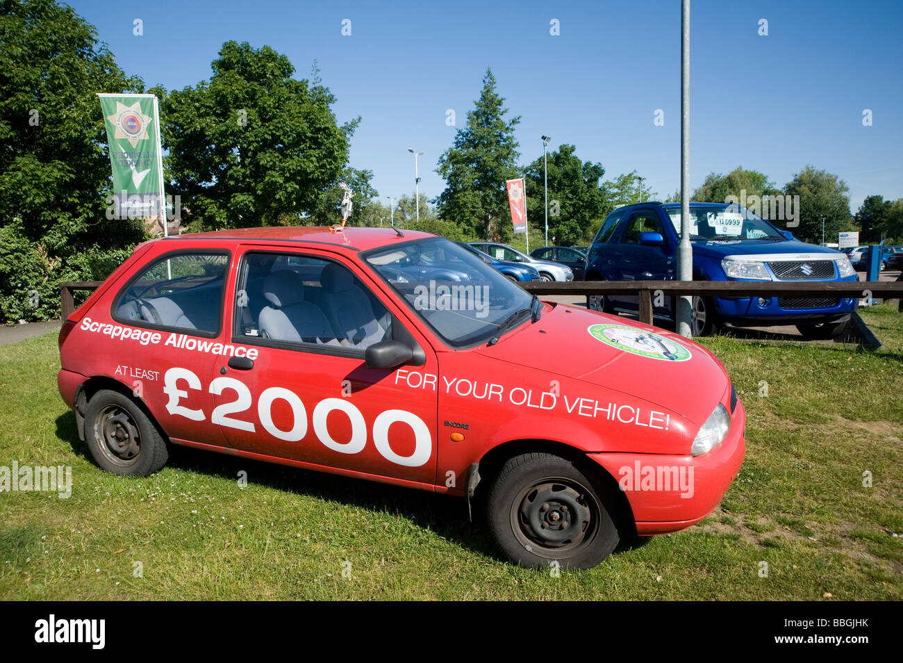 Altes Auto bei einem Autohändler verwendet wird, um die Regierungen Zulage Abwrackprämie im Jahr 2009 eingeführt werben Stockfoto