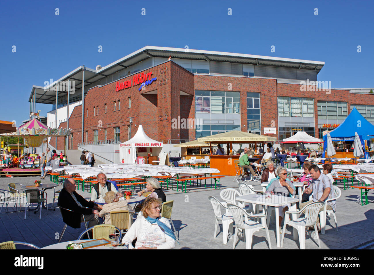 Einkaufszentrum "Haven Höövt" am Hafen der kleinen Stadt Vegesack bei Bremen in Norddeutschland Stockfoto