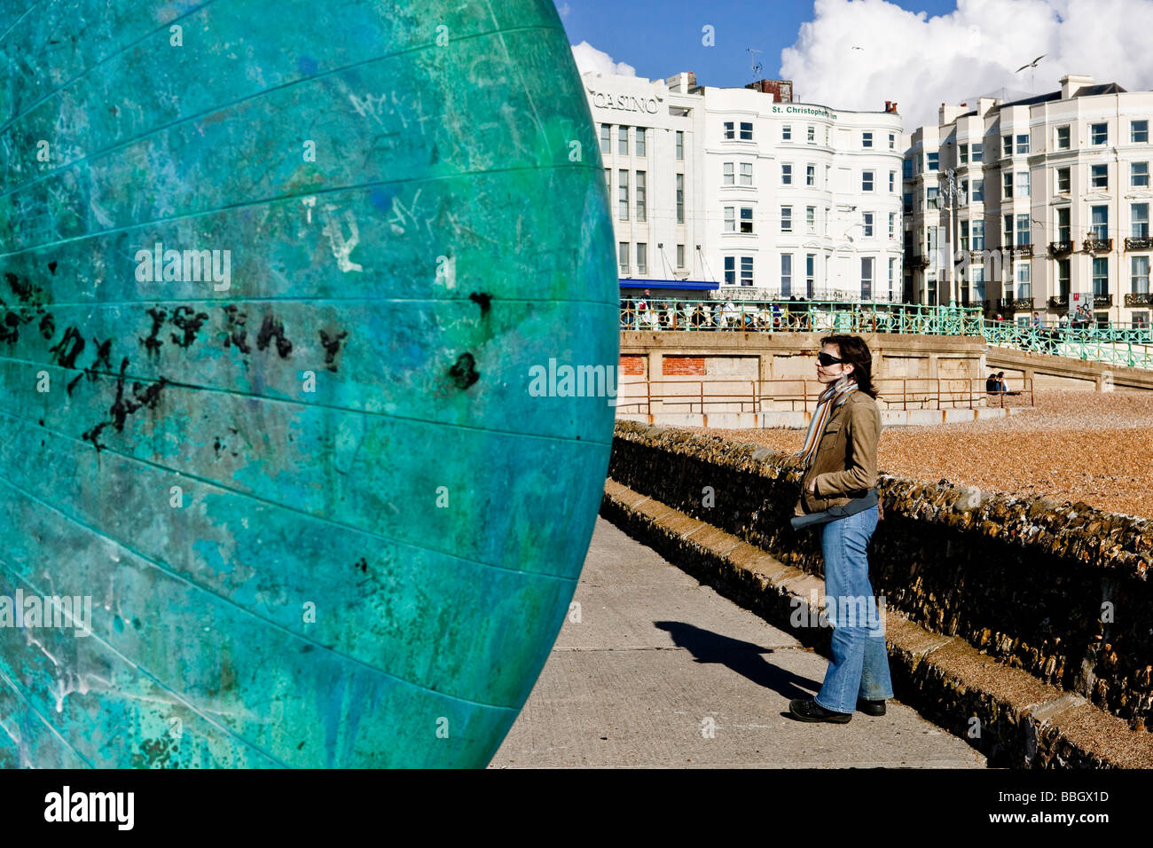 Teil einer Skulptur auf Brighton Seafront. Stockfoto