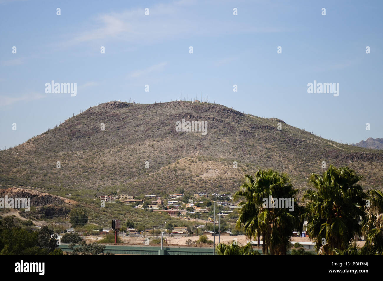 Nachbarschaft in Ausläufern der Berge von Tucson in Tucson Arizona Stockfoto