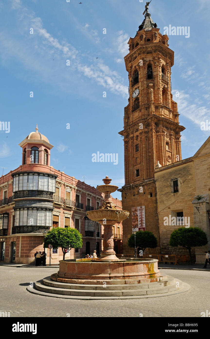 Plaza San Sebastian mit Kirchturm Stadt Antequera Andalucia Spanien Stockfoto