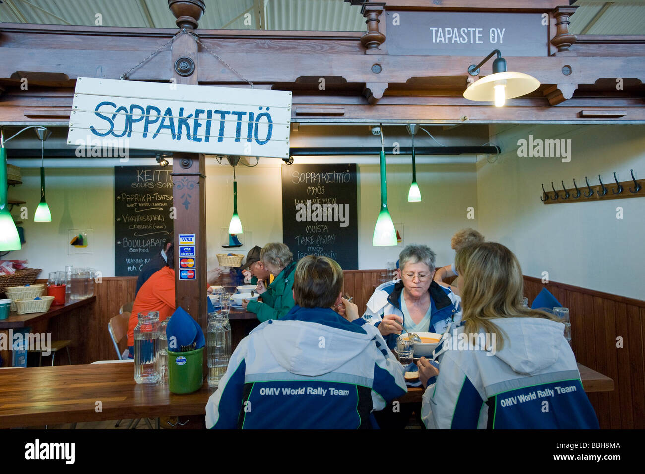 Restaurant in Kauppahalli Markthalle in Helsinki Finnland Stockfoto