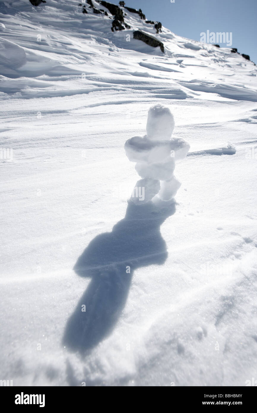 Schneeskulpturen von Inukshuk ist das Symol von den Olympischen Spielen 2010 in Whistler Mountain-Britisch-Kolumbien Stockfoto