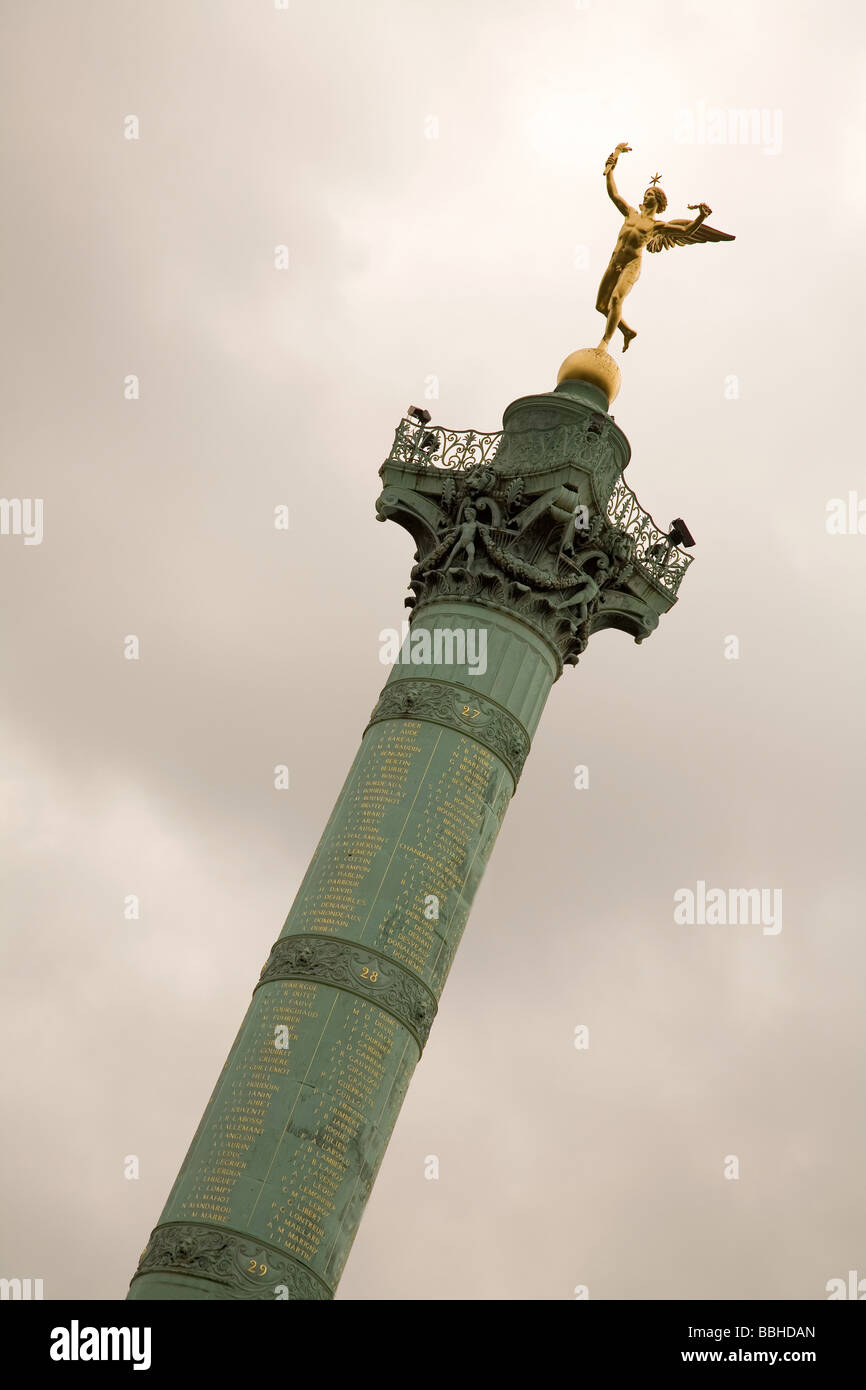 Die Figur der Freiheit auf der Colonne de Juillet Juli Spalte in Place De La Bastille in Paris Frankreich Stockfoto