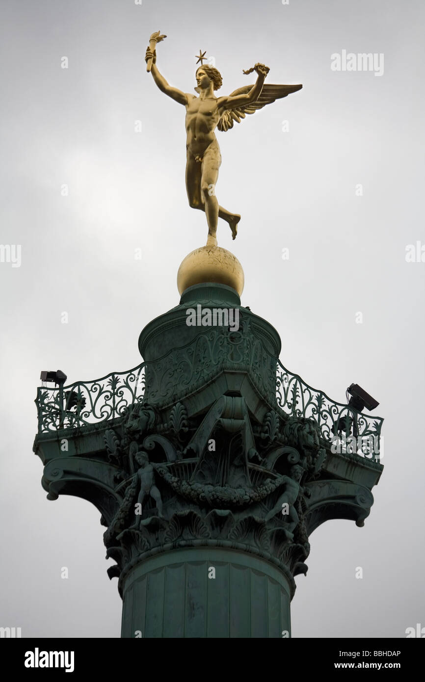 Die Figur der Freiheit auf der Colonne de Juillet Juli Spalte in Place De La Bastille in Paris Frankreich Stockfoto