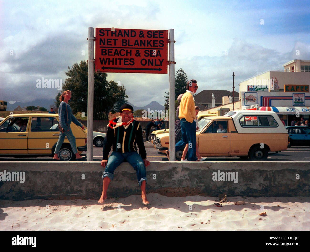 Die weißen Strand Cape Town South Africa 1989 melden nur Schilder Beschilderung Politik politisches System Systeme farbige Menschen Stockfoto