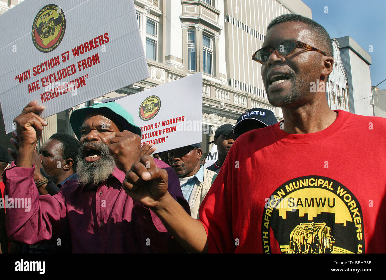 Einige 5000 Mitglieder der südafrikanischen städtischen Arbeiter Union SAMWU und unabhängige kommunale Alliierten Gewerkschaft IMATU nahm zu Stockfoto
