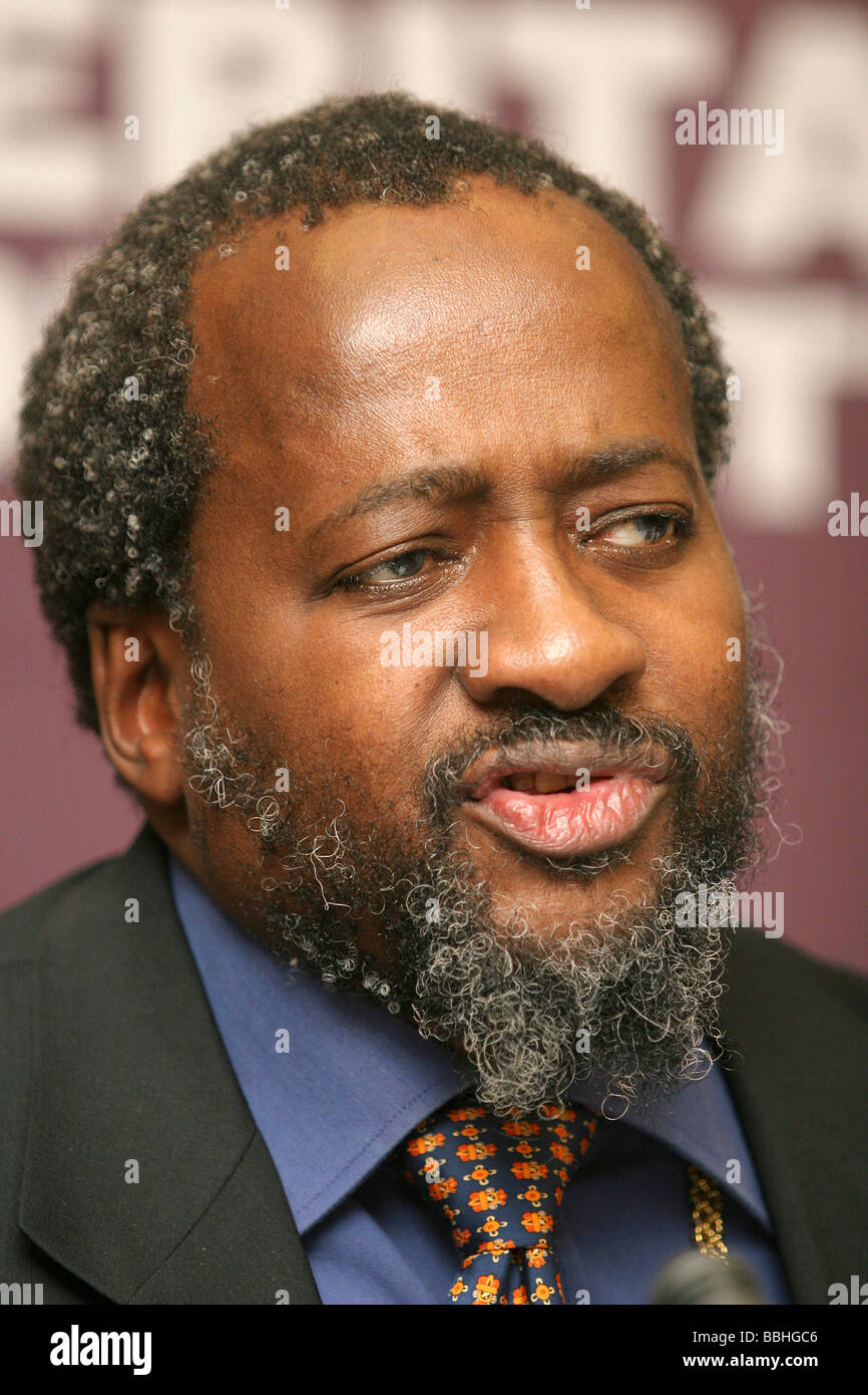 Südafrikanische Minister für Kunst und Kultur Dr. Pallo Jordan aufgenommen am 11. Juli 2005 Foto Www Rajeshjantilal com Stockfoto