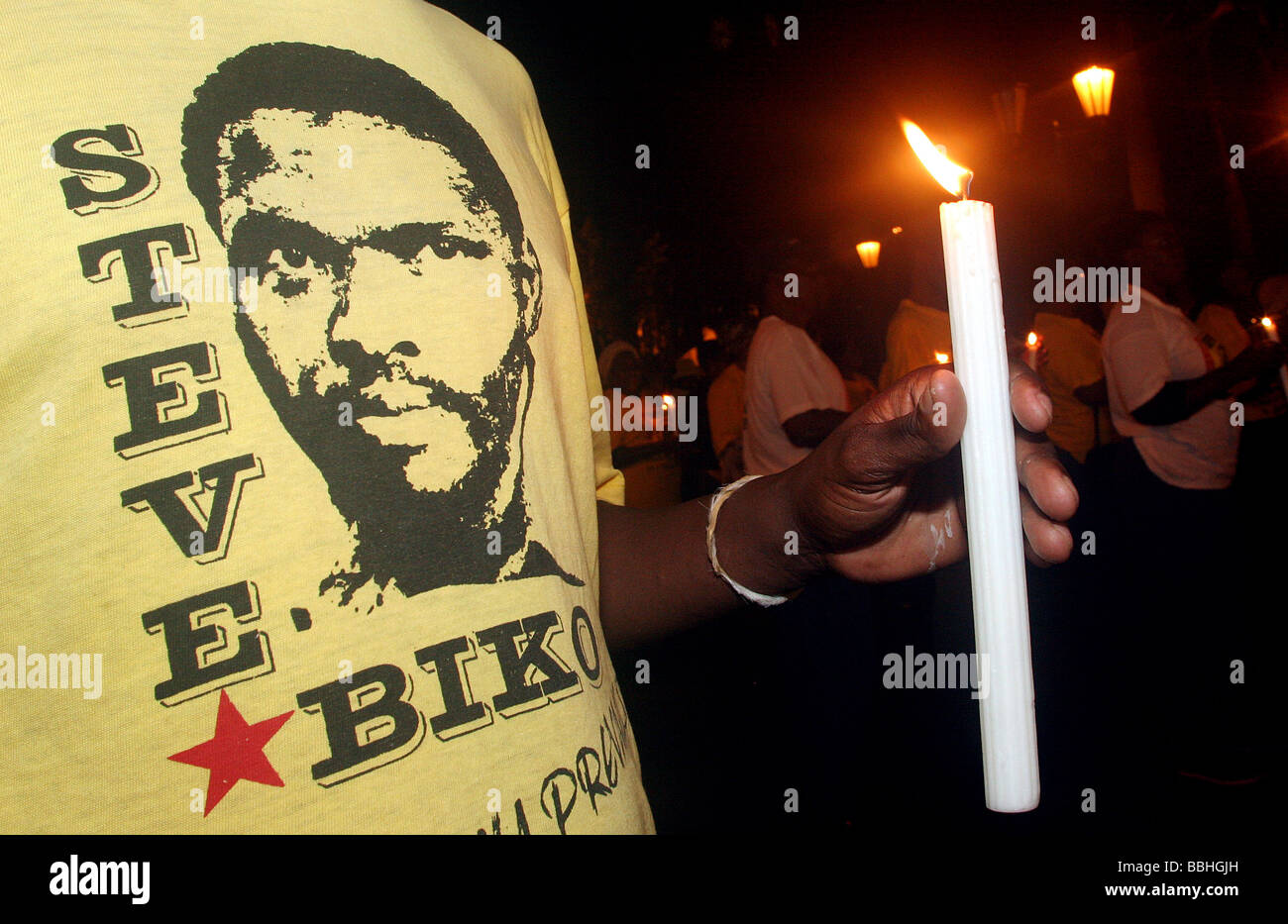 Mitglieder der Sozialistischen Partei von Azania SOPA hielten ein Candle-Light-Gedenkfeier in Durban City Hall am 12. September 2005 Stockfoto