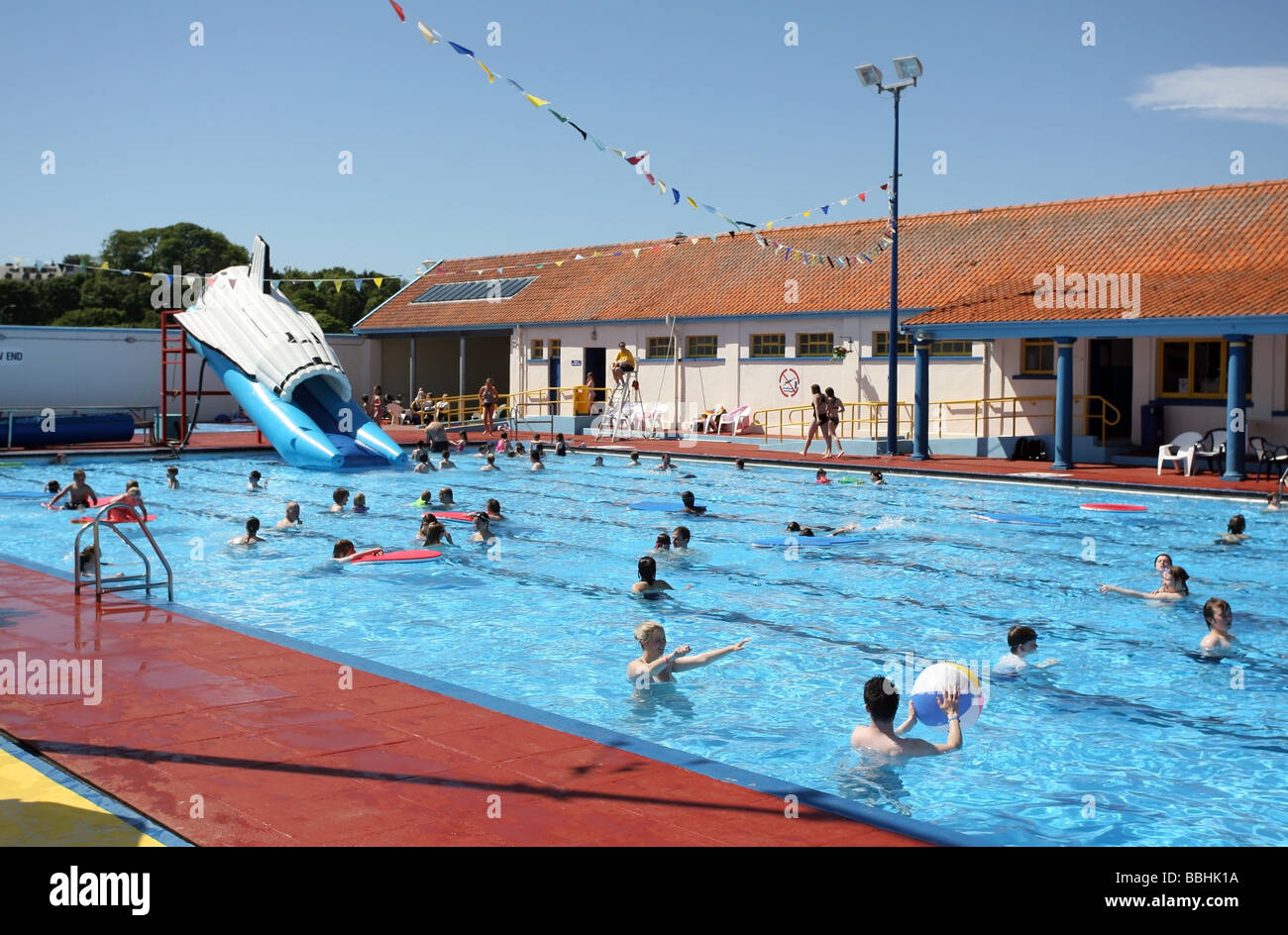 Die historischen öffnen Freibad in Stonehaven, Aberdeenshire, Schottland, UK, mit beheiztem Meerwasser aus der Nordsee Stockfoto