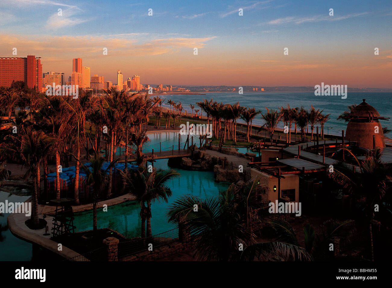 FRÜHEN LICHT DER MORGENDÄMMERUNG BECONS EIN WEITERER TAG IM PARADIES Stockfoto