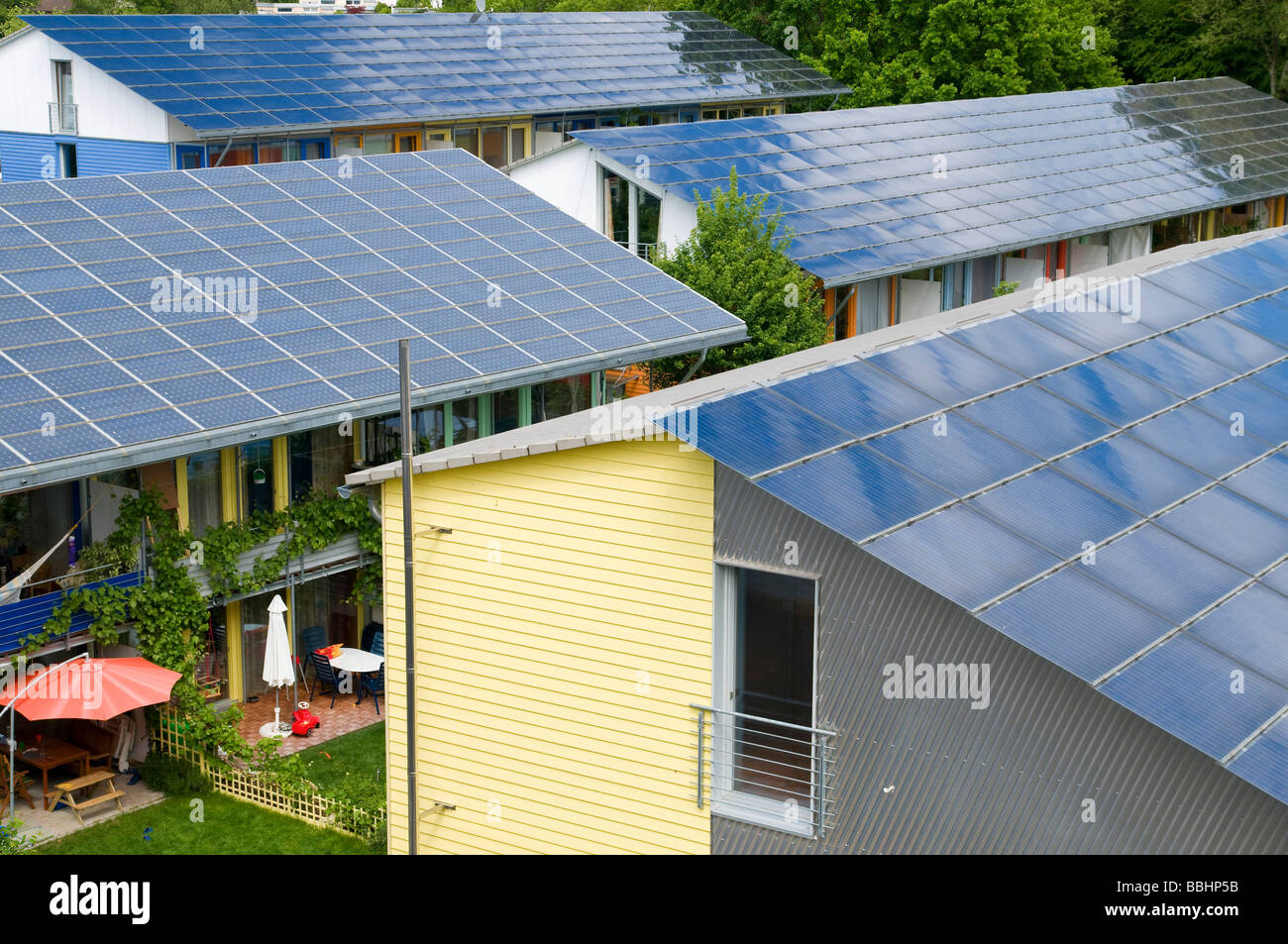 Solardächer die Solarsiedlung Solarsiedlung, Vauban, Freiburg, Baden-Württemberg, Deutschland, Europa Stockfoto