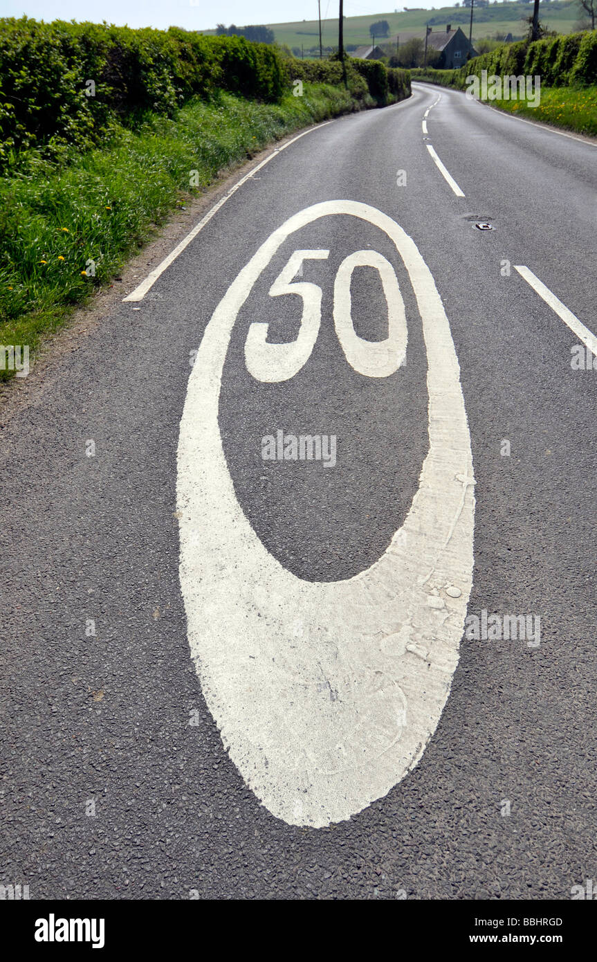 50 km/h Höchstgeschwindigkeit Zeichen, UK Stockfoto