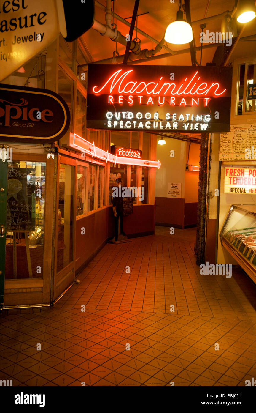 Leuchtreklamen am Pike Place Market in Seattle WA, USA Stockfoto