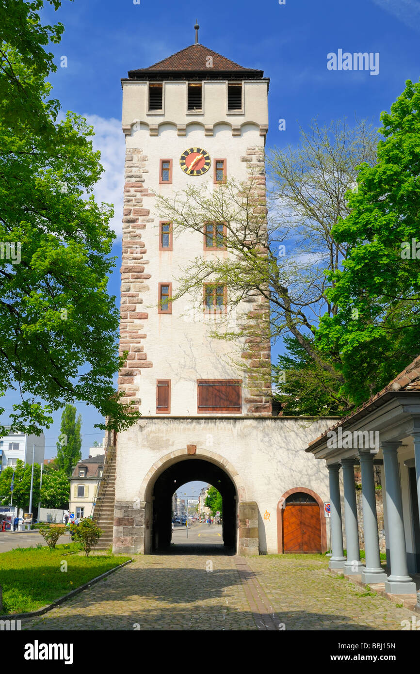 Der St. Johanns Gate (Sankt Johanns-Tor, St. Johanns Tor) mit Turm in Basel, Basel-Stadt, Schweiz. Stockfoto
