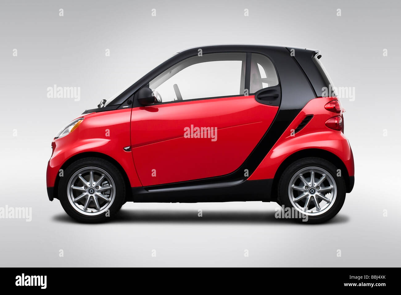 2009 smart Fortwo Passion rot - Treiber Seite Profil Stockfoto