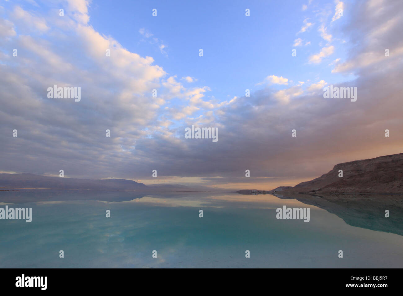 Dämmerung am Toten Meer Stockfoto