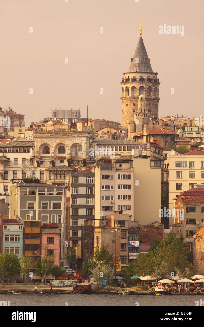 Istanbul Türkei der Galata-Turm und der Beyoglu Stadtteil waterfront Stockfoto