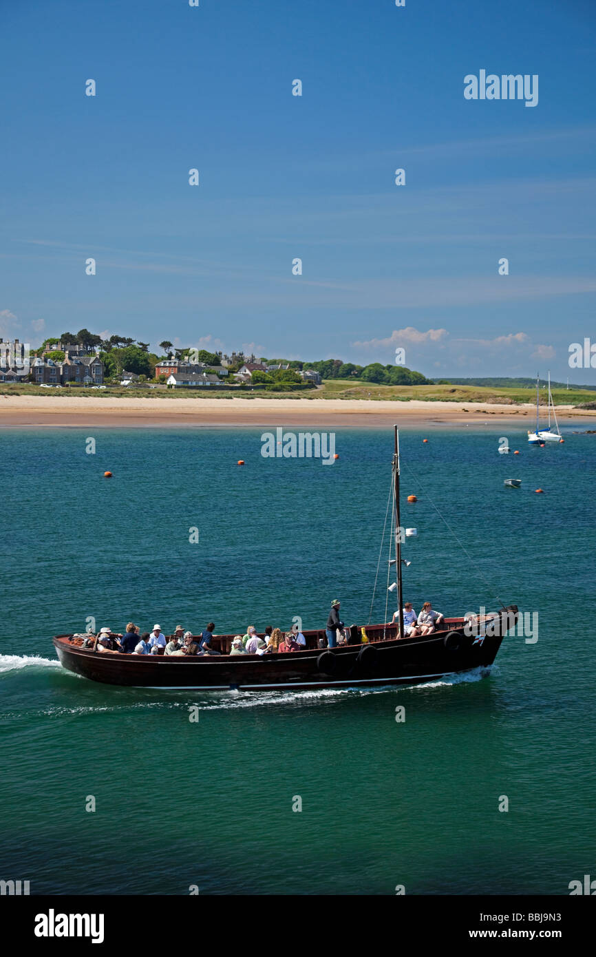 Ausflug Tour Boot Überschrift aus North Berwick Hafen, East Lothian, Schottland, UK, Europa Stockfoto