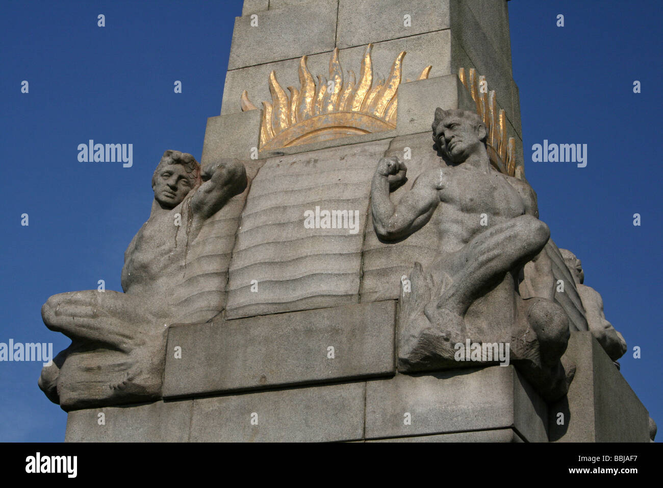 Titanic Memorial "zu Ehren von allen Helden der Marine Maschinenraum" am Pier Head, Liverpool, Merseyside, UK Stockfoto