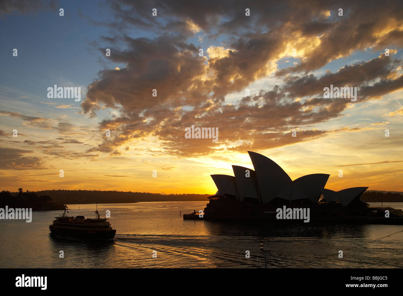Passagier-Fähre und Dawn Sydney New South Wales Australien Sydney Opera House Stockfoto