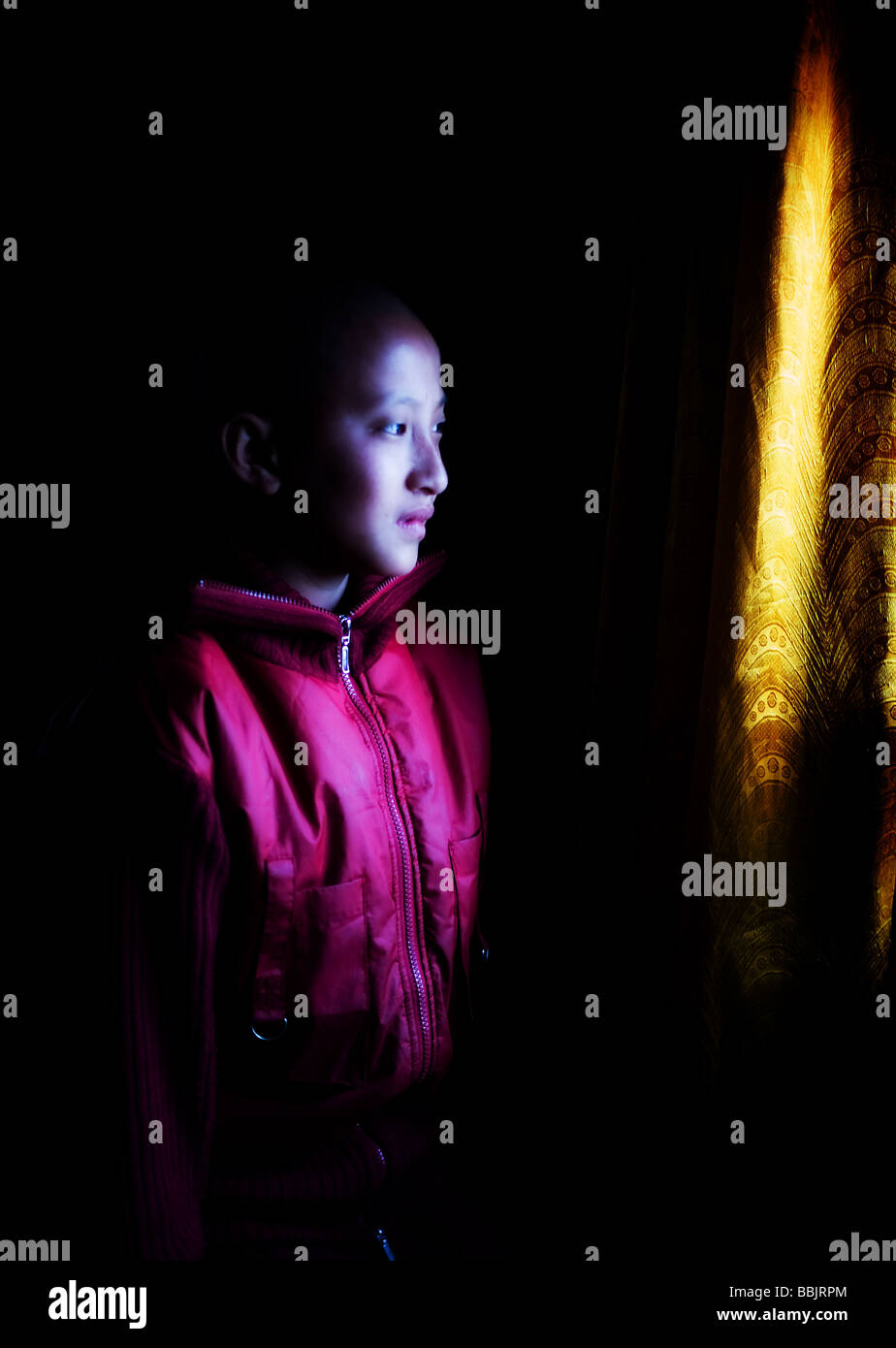 Porträt einer jungen bhutanischen Nonne - Bhutan Stockfoto