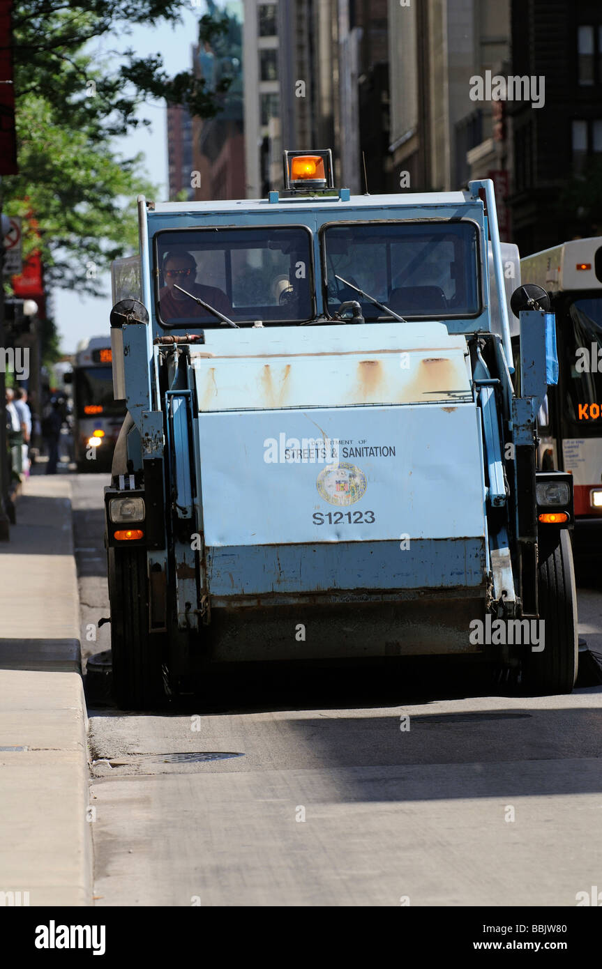 Mechanische Straße Kehrmaschine Maschine kehren die Gossen Sate Street Downtown Chicago Illinois USA Stockfoto