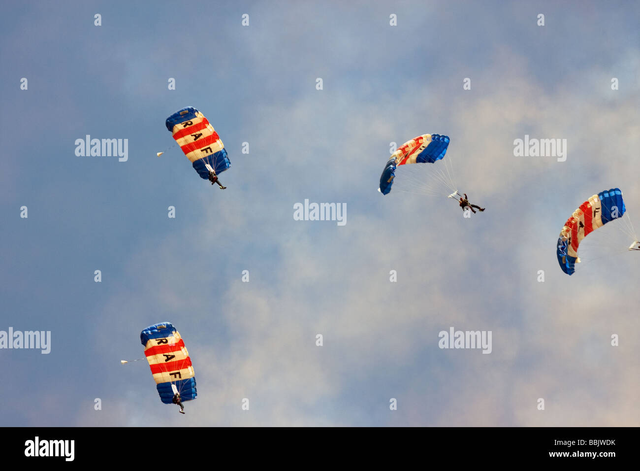 Die Fallschirm-Regiment Freifall TeamDie Red Devils Fallschirmspringen Display Team Southend Air show Essex England uk Europa Stockfoto