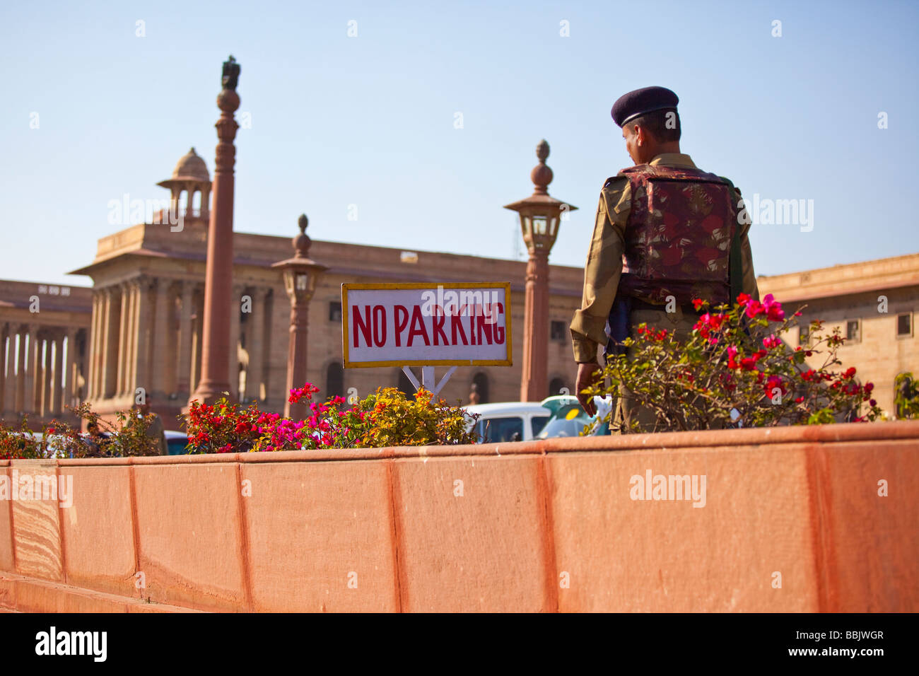 Militärische Sicherheit im Sekretariat Gebäude Raisina Hill in Delhi Indien Stockfoto